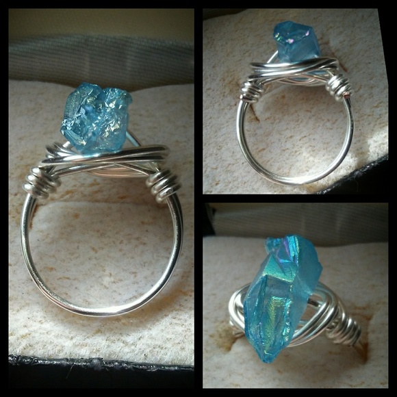 🌙💙Blue Rainbow Aura Quartz Ring - Picture 3 of 9